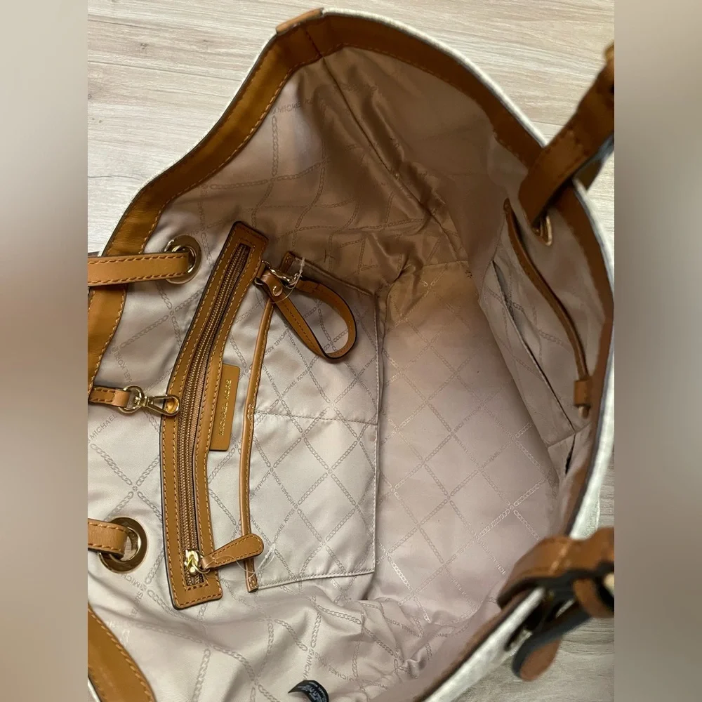 Michael Kors Large Jet Set Vanilla Tote
